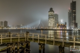 Te Koop | Het mistige uitzicht op de Wilhelminapier in Rotterdam vanuit Katendrecht