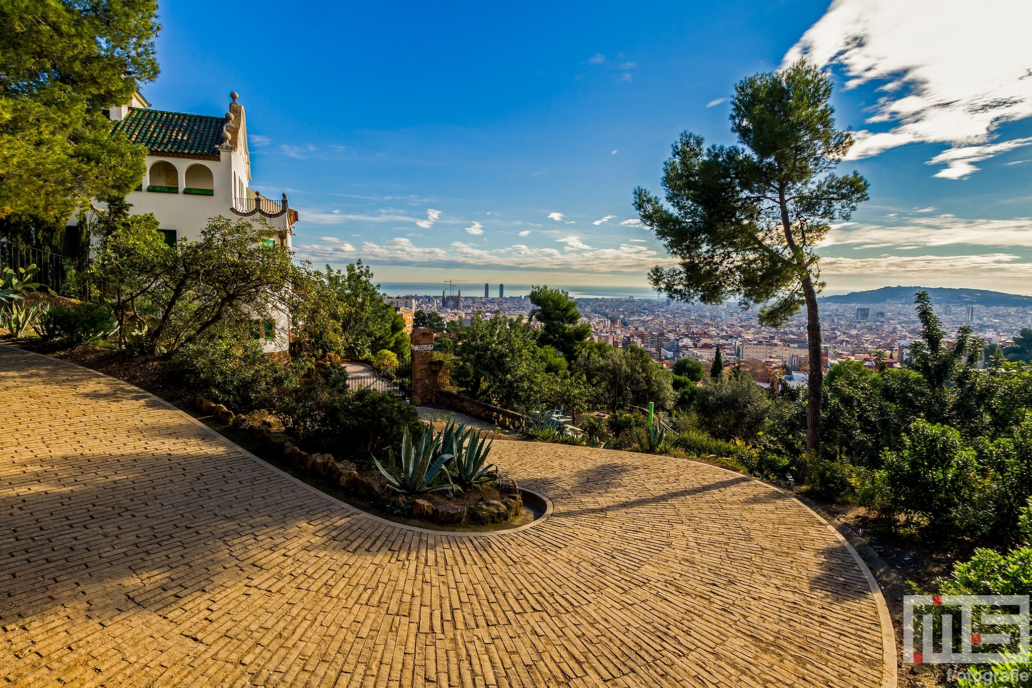 Te Koop | Casa Marti Trias in Park Guell in Barcelona tijdens zonsondergang