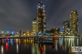 Te Koop | Het uitzicht vanuit Rotterdam Katendrecht op de Wilhelminapier
