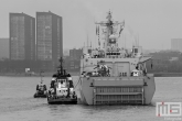 Het LPD 989 Changbaishan op de Maas in Rotterdam