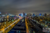 De skyline van Rotterdam by Night met zicht op de Oude Haven, Willemsbrug en de binnenstad