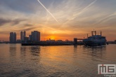 Het cruiseschip ss Rotterdam in Rotterdam Katendrecht