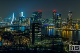 De skyline van Rotterdam vanaf de Euromast in Rotterdam by Night