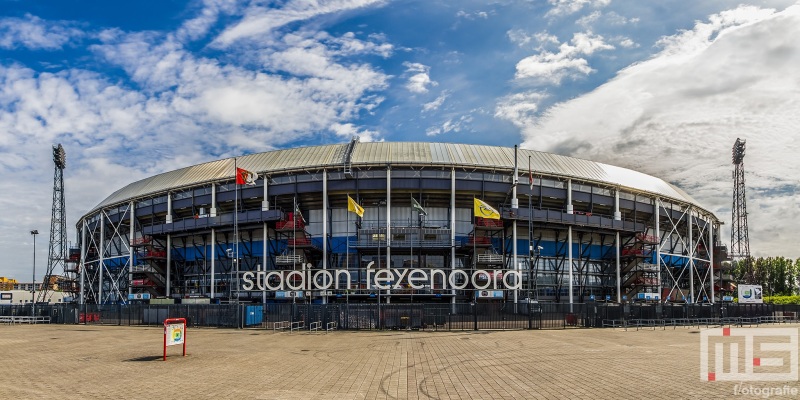 Te Koop | Het Feyenoord Stadion De Kuip in Rotterdam in kleur