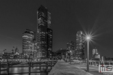 De Rijnhavenbrug tussen de Wilhelminapier en Katendrecht in Rotterdam by Night