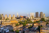 De skyline van Rotterdam tijdens de zonsondergang