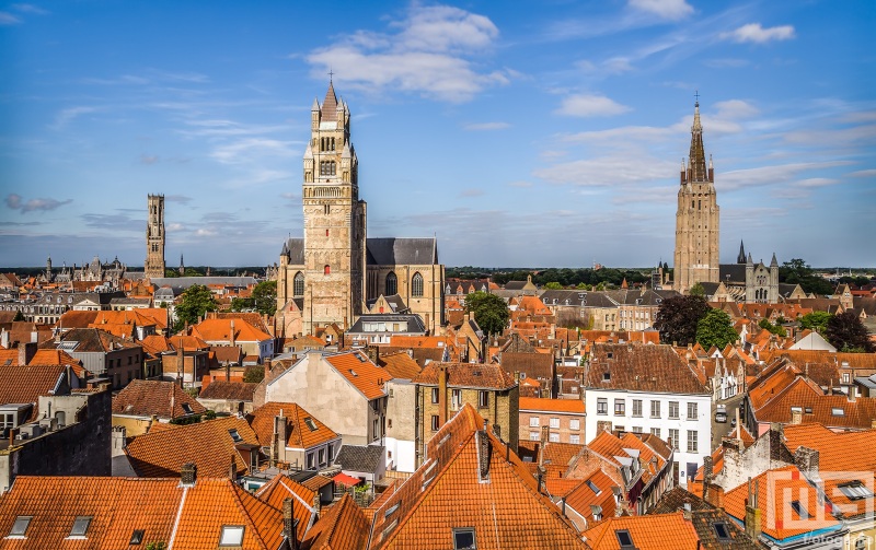 Te Koop | Het stadsgezicht met de kerken in Brugge, België