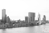 De Maastoren, Erasmusbrug en het Noordereiland in Rotterdam