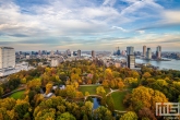 Te Koop | Het Euromastpark in Rotterdam in herfstkleuren