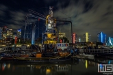 De stadsgraanzuiger 19 van het Maritiem Museum in Rotterdam by Night