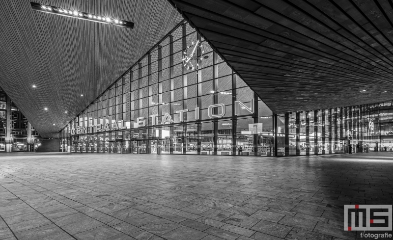 Te Koop | Het Centraal Station in Rotterdam by Night