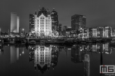 Te Koop | Het Witte Huis in de Oudehaven in Rotterdam by Night