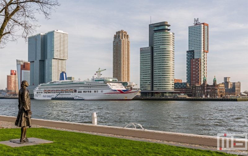 Te Koop | Het cruiseschip Aurora van P&O Cruises in Rotterdam