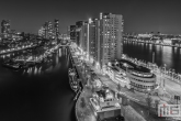 De Scheepmakershaven in Rotterdam by Night in zwart/wit