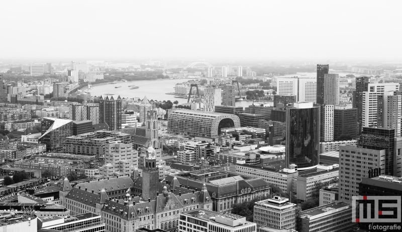 Te Koop | De skyline van Rotterdam Centrum in zwart/wit