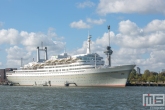 Te Koop | Het cruiseschip ss Rotterdam in Rotterdam Katendrecht