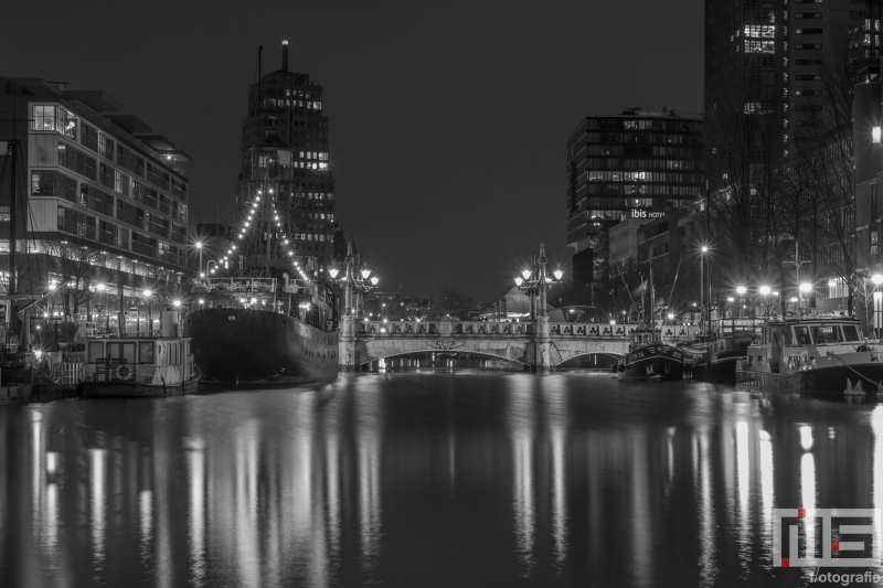 De Wijnhaven in Rotterdam by Night