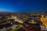 De skyline van Rotterdam by Night tijdens het blauwe uurtje