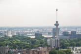 De Euromast en de Waalhaven in Rotterdam