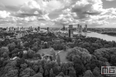 Te Koop | Het Park in Rotterdam met Rotterdamse wolken in zwart/wit