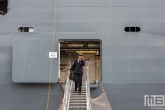 Het marineschip Zr.Ms. Rotterdam L800 tijdens de Wereldhavendagen in Rotterdam