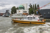 Het Loodswezen schip Libra tijdens de Wereldhavendagen in Rotterdam