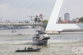 De piratendemo op het schip Castor tijdens de Wereldhavendagen in Rotterdam