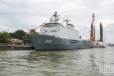 Het marineschip Zr.Ms. Rotterdam L800 tijdens de Wereldhavendagen in Rotterdam