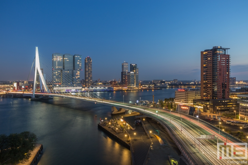 Te Koop | De Erasmusbrug en De Rotterdam in Rotterdam by Night