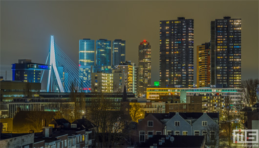 De Erasmusbrug en de skyline van Rotterdam by Night | Cover Small