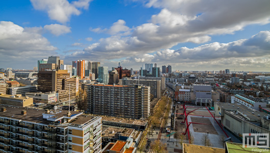 Het Schouwbrugplein en de skyline van Rotterdam by Day | Cover Small