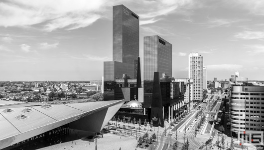 Het Stationsplein met het Centraal Station in Rotterdam Centrum | Cover Small