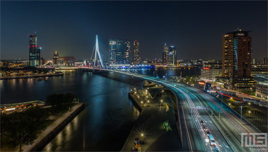 De skyline van Rotterdam met de Erasmusbrug en andere stadsgezichten | Cover Small