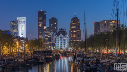 Het Haringvliet in Rotterdam by Night - De daken van Rotterdam | Cover Small