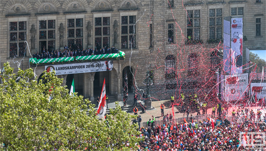 Huldiging van kampioen Feyenoord op de Coolsingel in Rotterdam | Cover Small